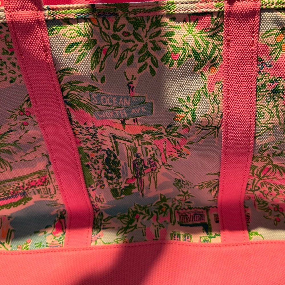Lilly Pulitzer Mercato Zippered Tote NWT - Picture 9 of 9